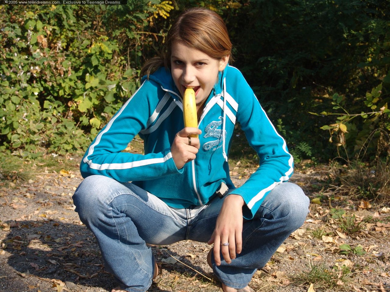 emily-gets-intimate-with-a-banana-1