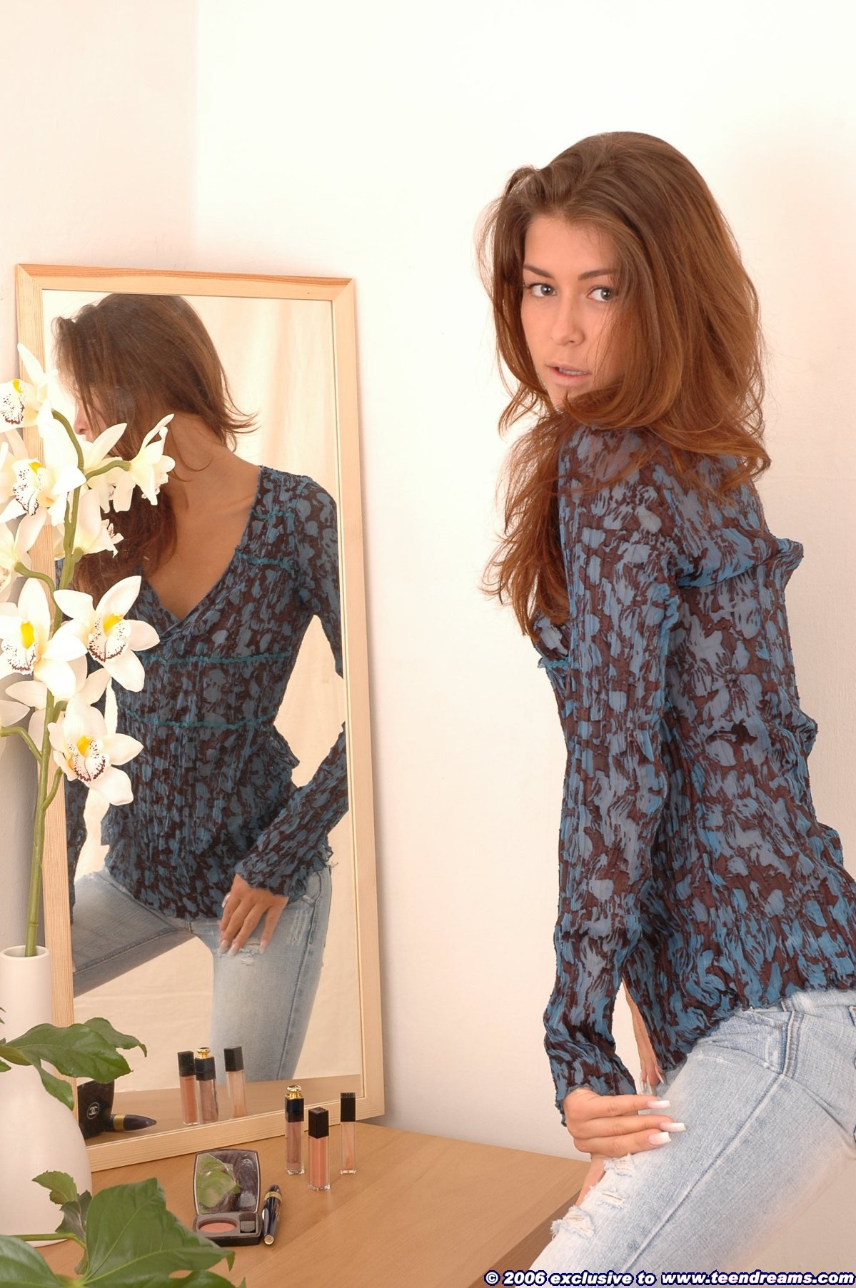 russian-teen-anna-strips-in-front-of-her-mirror-18